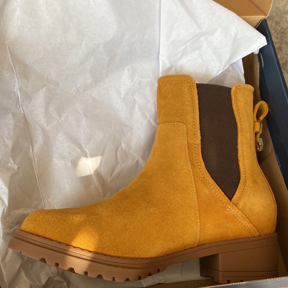 🆕 COLE HAAN Camea Suede Chelsea Boots - Picture 9 of 9